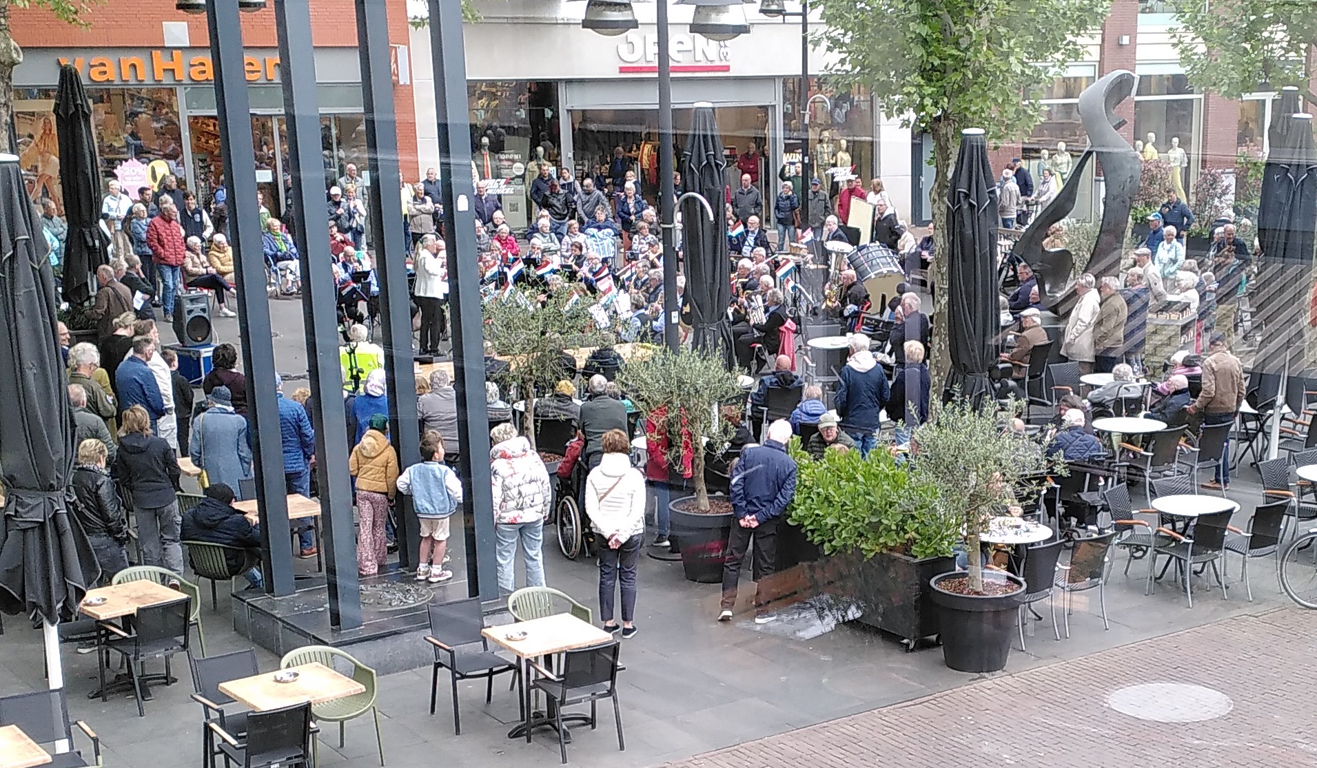 Optreden bevrijdingsfeest Helmond-Centrum — foto 11