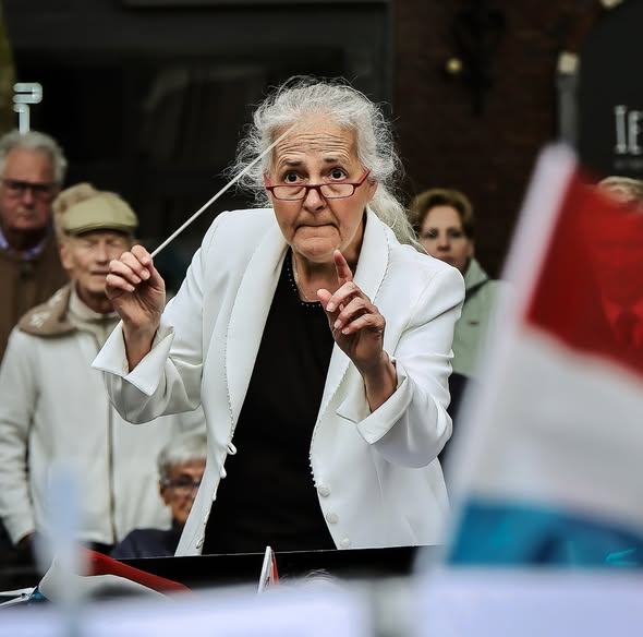 Optreden bevrijdingsfeest Helmond-Centrum — foto 4